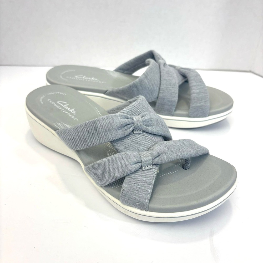 NEW Clarks Cloudsteppers Wedge Sandals Womens Size 7M Gray Thong Comfort Knit